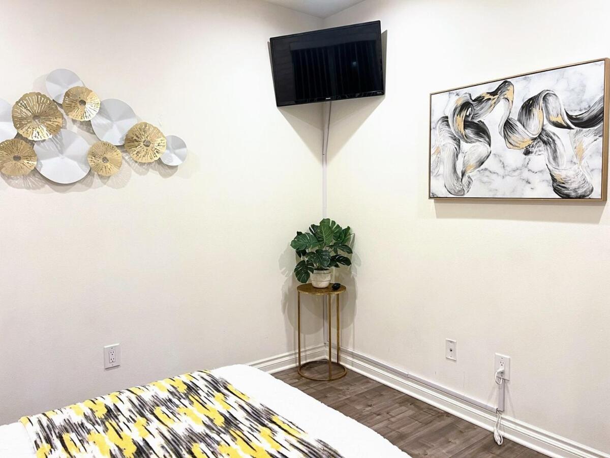 Tr2 4b 3bath Usc Crypto Sofi Universal Parking Los Angeles