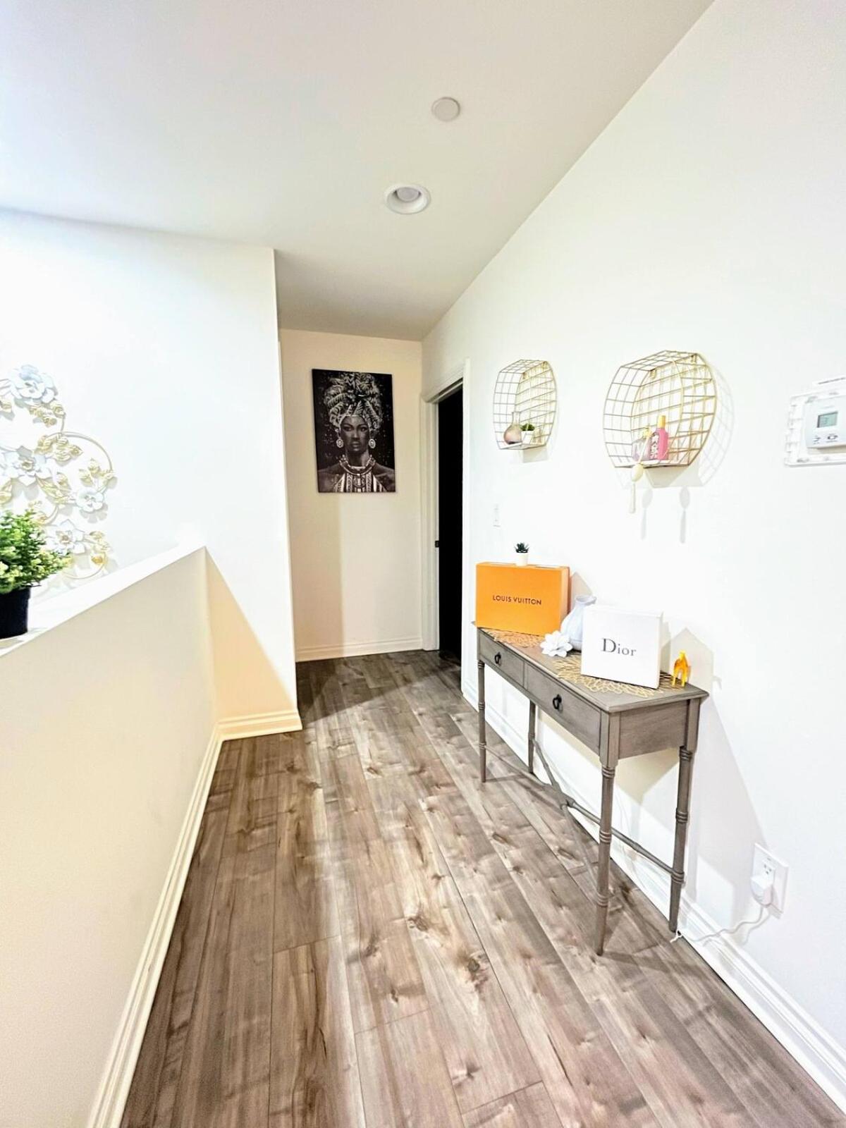 Tr2 4b 3bath Usc Crypto Sofi Universal Parking Los Angeles