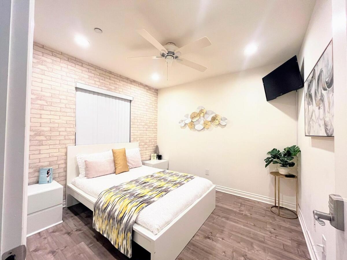 Tr2 4b 3bath Usc Crypto Sofi Universal Parking Apartment